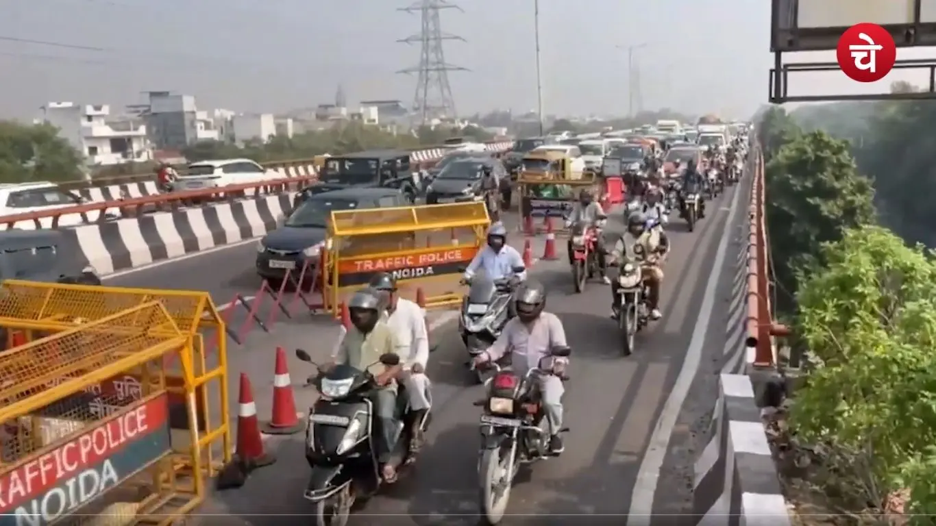 Traffic affected on Noida Elevated Road due to potholes